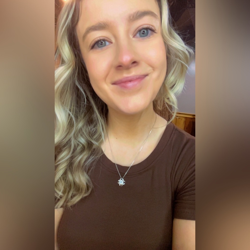 Meet your Posher, Ashley